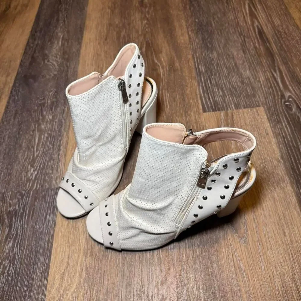 Primadonna Women's White Boots